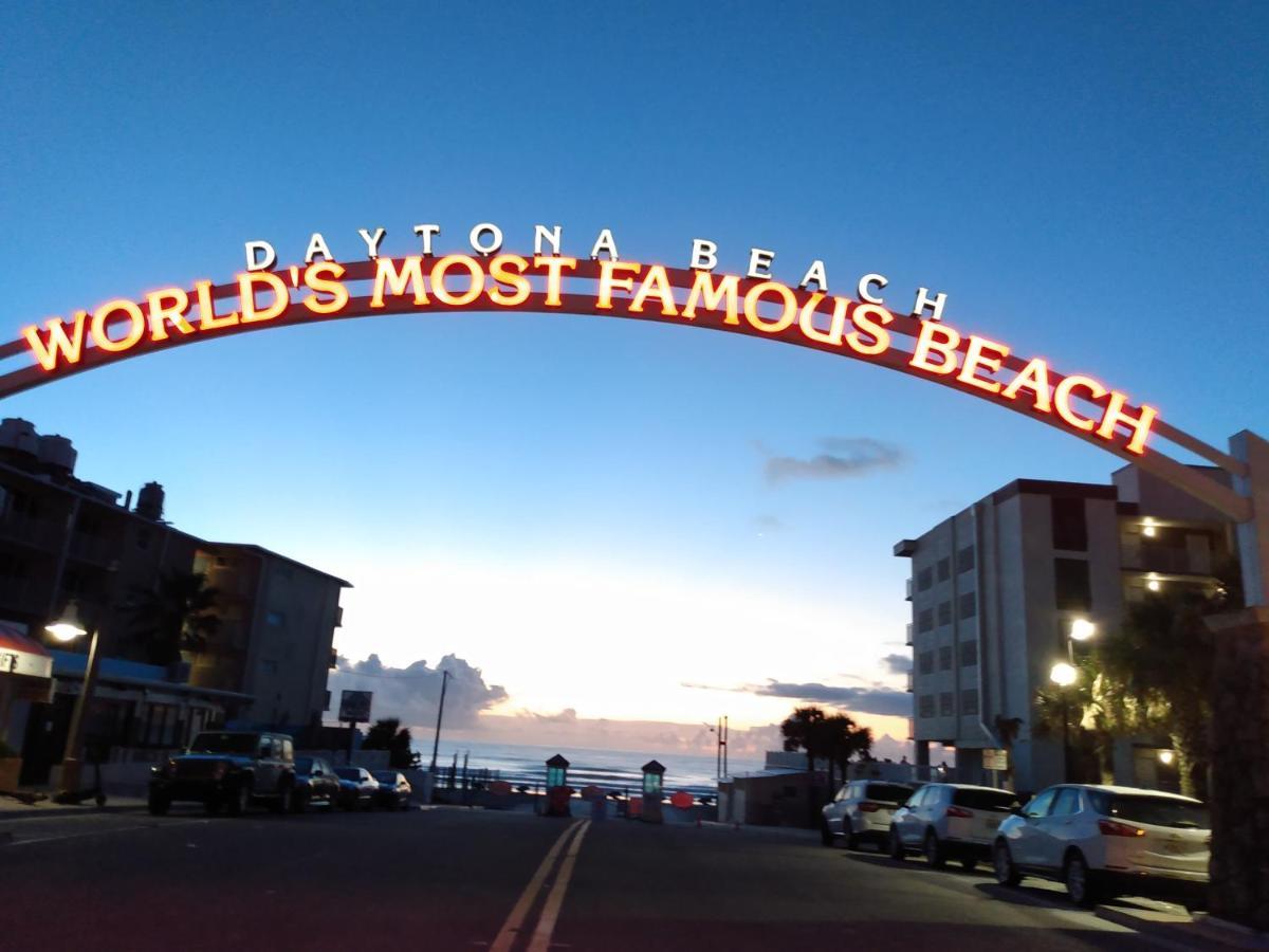 Ocean Balmy Warm Healing Breeze Under Sapphire Sky Year Round On Sunny Balcony Apartman Daytona Beach Kültér fotó